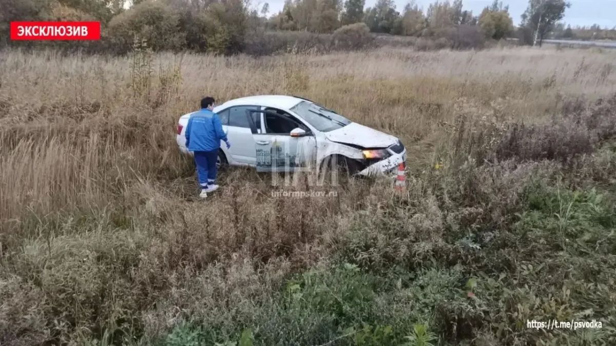 На повороте к деревне Язвы опрокинулась Skoda Octavia, есть пострадавший На повороте к деревне Язвы опрокинулась Skoda Octavia, есть пострадавший