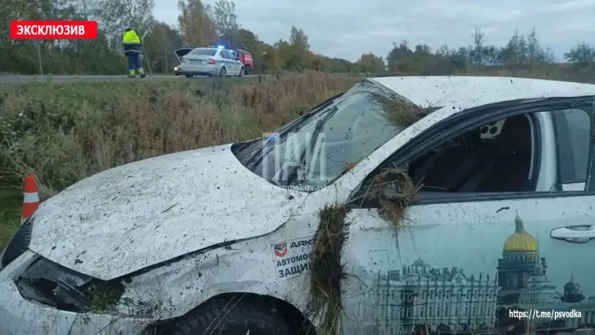 На повороте к деревне Язвы опрокинулась Skoda Octavia, есть пострадавший
