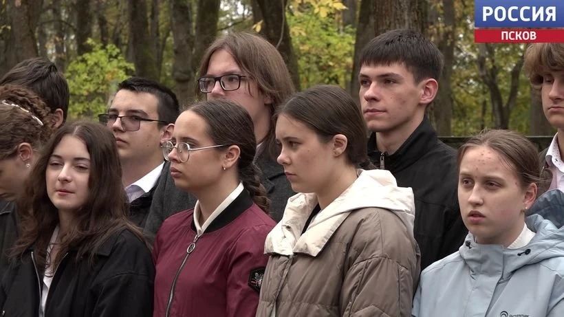 В Великих Луках открыли мемориальную доску герою Чеченской войны Павлу Сухорученкову В Великих Луках открыли мемориальную доску герою Чеченской войны Павлу Сухорученкову