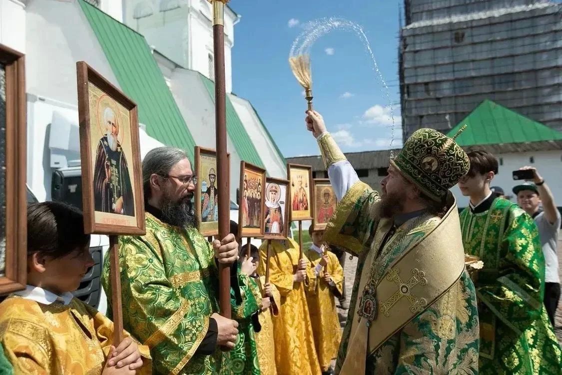 Губернатор Псковской области Михаил Ведерников поздравил митрополита Тихона (Шевкунова) с днём тезоименитства Губернатор Псковской области Михаил Ведерников поздравил митрополита Тихона (Шевкунова) с днём тезоименитства