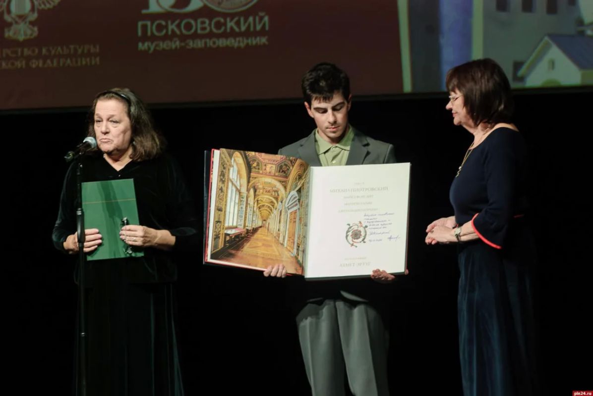 Юбилей на 150 лет: Псковский музей-заповедник с размахом отметил круглую дату Юбилей на 150 лет: Псковский музей-заповедник с размахом отметил круглую дату