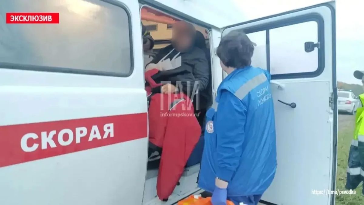 На повороте к деревне Язвы опрокинулась Skoda Octavia, есть пострадавший На повороте к деревне Язвы опрокинулась Skoda Octavia, есть пострадавший