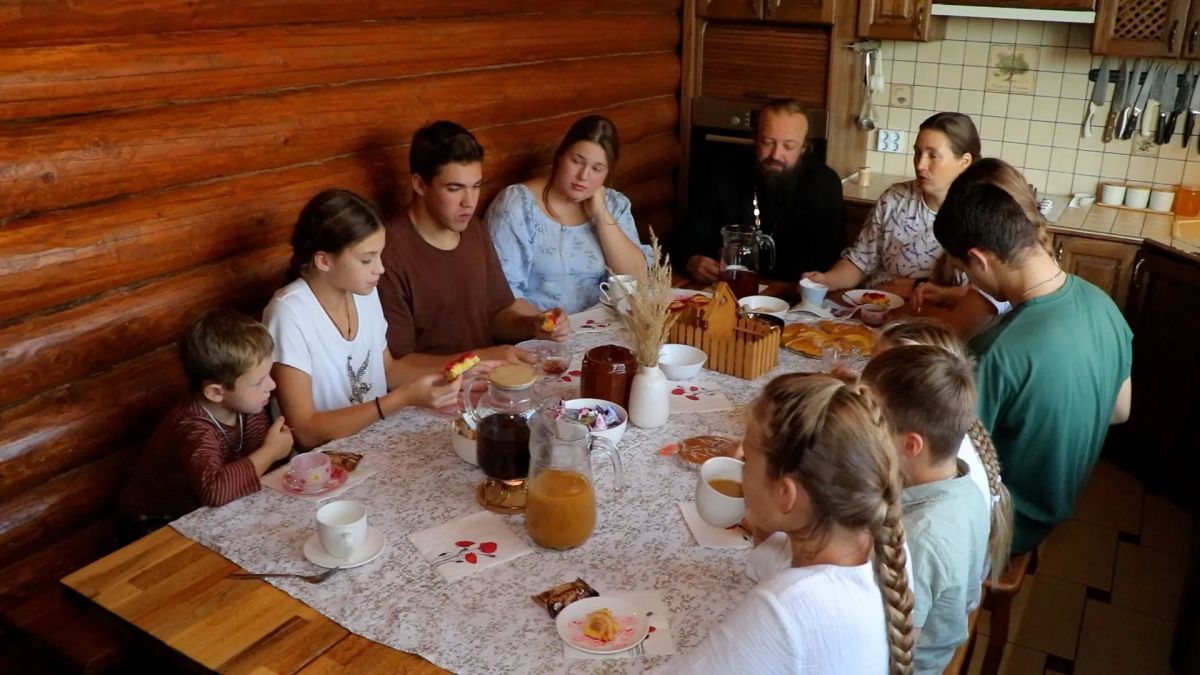 Великолукская семья Донец удостоена ордена «Родительская слава»