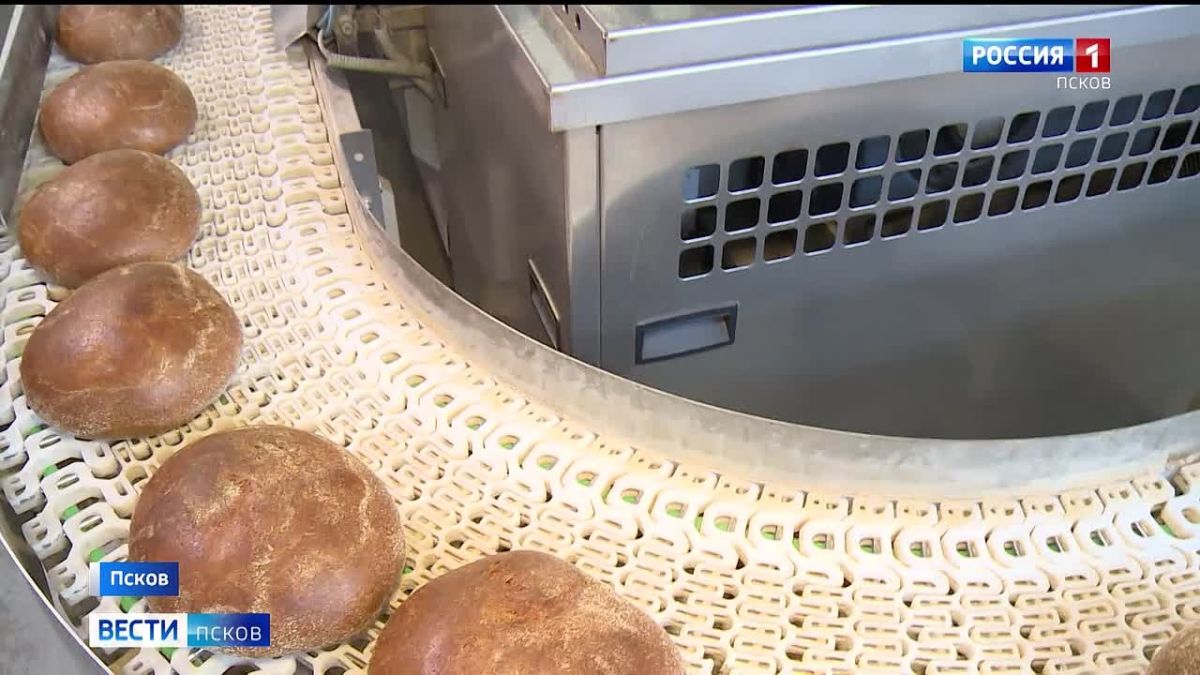 Псковский хлебокомбинат отмечает 80 лет
