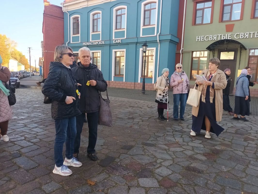 Экскурсия «Монастырь-воин» в Свято-Успенский Псково-Печорский монастырь прошла проверку самыми строгими и самыми благодарными экспертами — теми, кто познаёт мир без помощи зрения Экскурсия «Монастырь-воин» в Свято-Успенский Псково-Печорский монастырь прошла проверку самыми строгими и самыми благодарными экспертами — теми, кто познаёт мир без помощи зрения