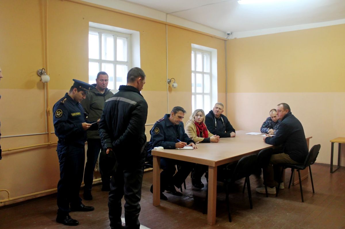 Члены ОНК посетили ИК-4 УФСИН России по Псковской области с проверкой Члены ОНК посетили ИК-4 УФСИН России по Псковской области с проверкой