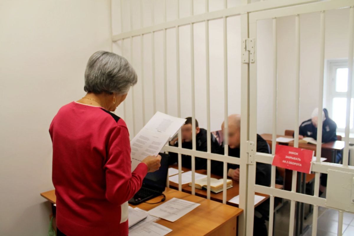 В УКП СИЗО-1 прошло мероприятие, посвященное Сергею Есенину и празднику Покрова Пресвятой Богородицы