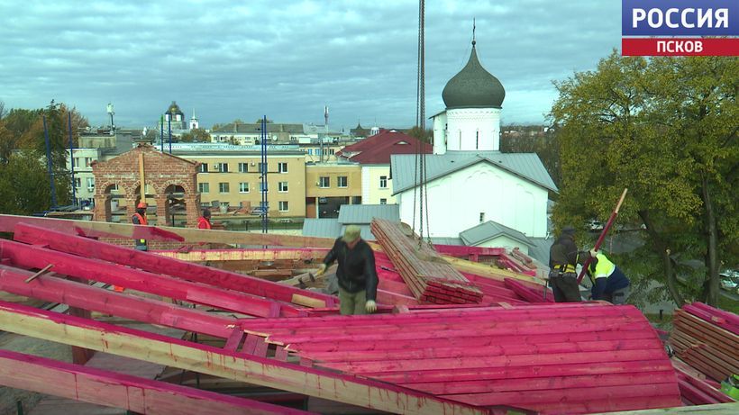 Купол, звонница и кадетский корпус Купол, звонница и кадетский корпус