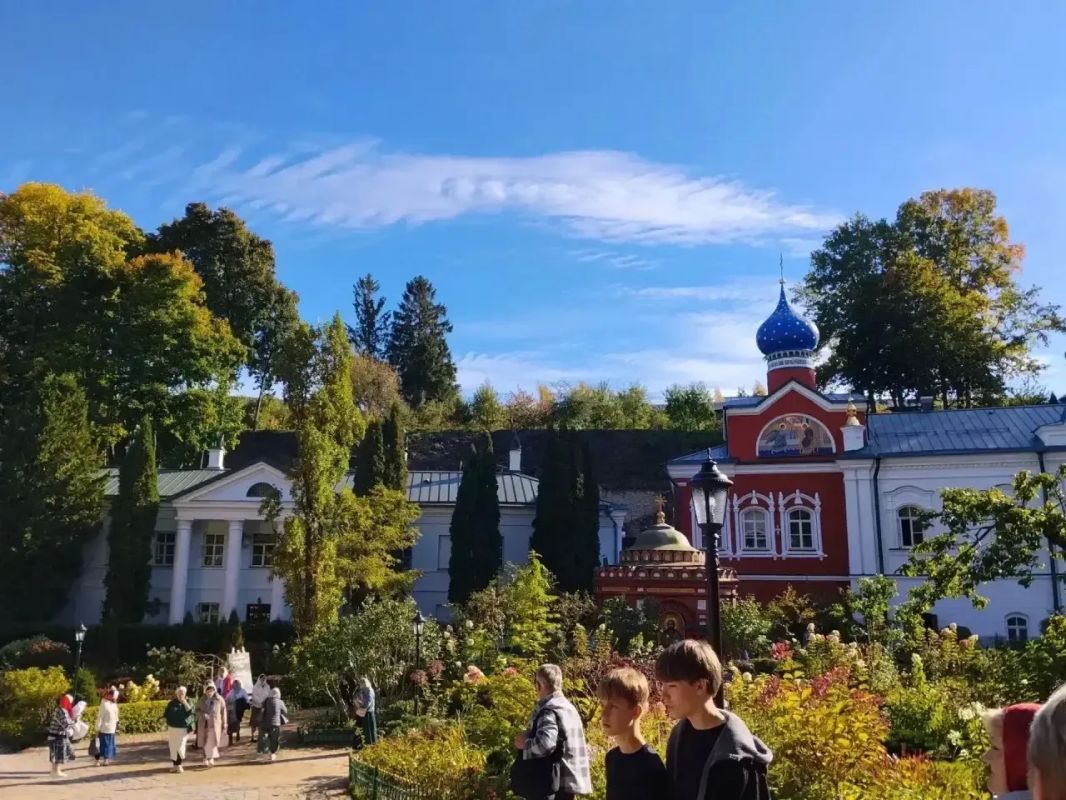 Сотрудники и ветераны Управления Федерального казначейства по Псковской области посетили Первый всероссийский фестиваль монастырской кухни «Архондарик», который впервые прошёл в Печорах Сотрудники и ветераны Управления Федерального казначейства по Псковской области посетили Первый всероссийский фестиваль монастырской кухни «Архондарик», который впервые прошёл в Печорах