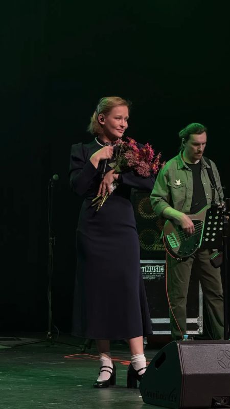 Юлия Пересильд. Псков. «Птица-Победа» Юлия Пересильд. Псков. «Птица-Победа»
