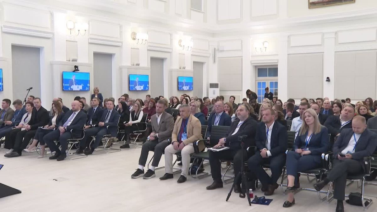 Михаил Ведерников: Жители Прибалтики ищут варианты для переезда в Россию, и Псковская область привлекает их именно адресным характером заботы о каждом переселенце