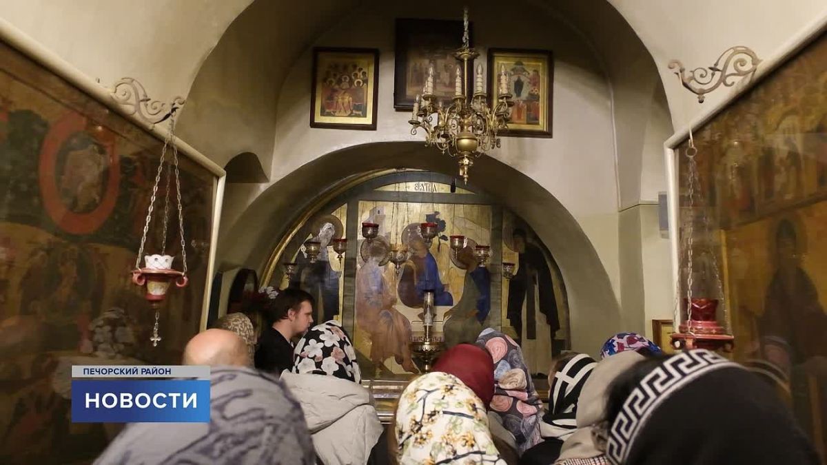 Псково-Печерский монастырь — не просто одна из главных святынь Псковской земли, но и живая летопись русской истории