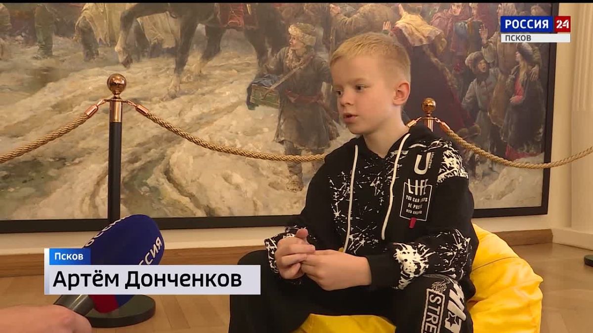 Вместо доски - картина: в Псковском музее-заповеднике прошел необычный урок истории