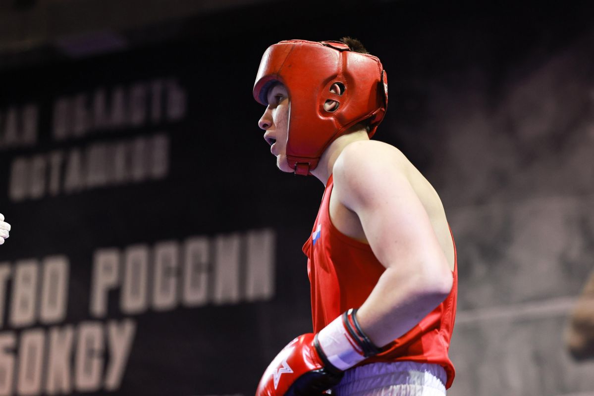 Великолукский боксёр Кирилл Коршаков вышел в полуфинал первенства мира U19 в Черногории