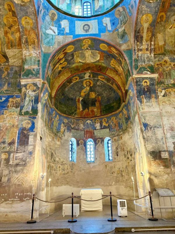 Из музея — в церковь: в Пскове РПЦ передают собор XII века с уникальными фресками Из музея — в церковь: в Пскове РПЦ передают собор XII века с уникальными фресками