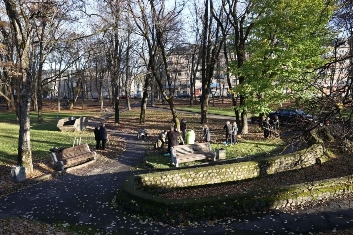 Традиционный субботник прошёл в Пскове Традиционный субботник прошёл в Пскове