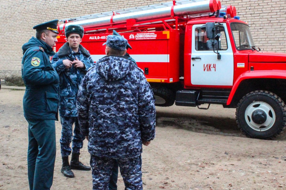 На территории ИК-4 прошли совместные пожарно-тактические учения региональных управлений ФСИН России и МЧС России На территории ИК-4 прошли совместные пожарно-тактические учения региональных управлений ФСИН России и МЧС России