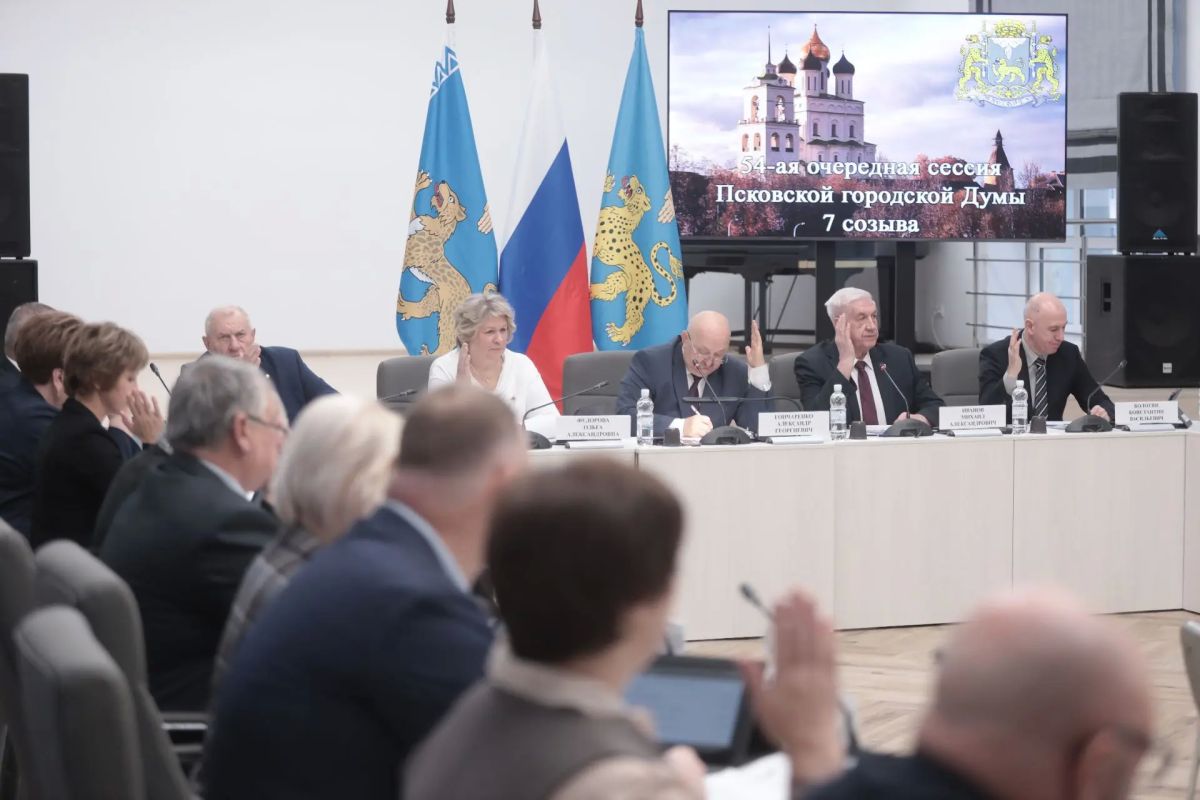 ФОТОРЕПОРТАЖ. Абсолютное доверие: избрание нового главы Пскова Станислава Стармолотова ФОТОРЕПОРТАЖ. Абсолютное доверие: избрание нового главы Пскова Станислава Стармолотова