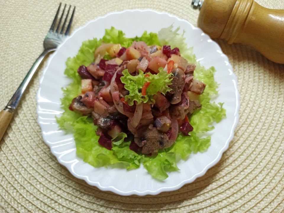 Необычный салат с селедкой: вкусные и неожиданные сочетания от литовской кухни