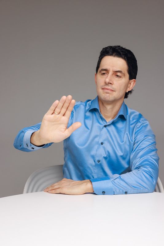 Как правильно очищать съемные зубные протезы