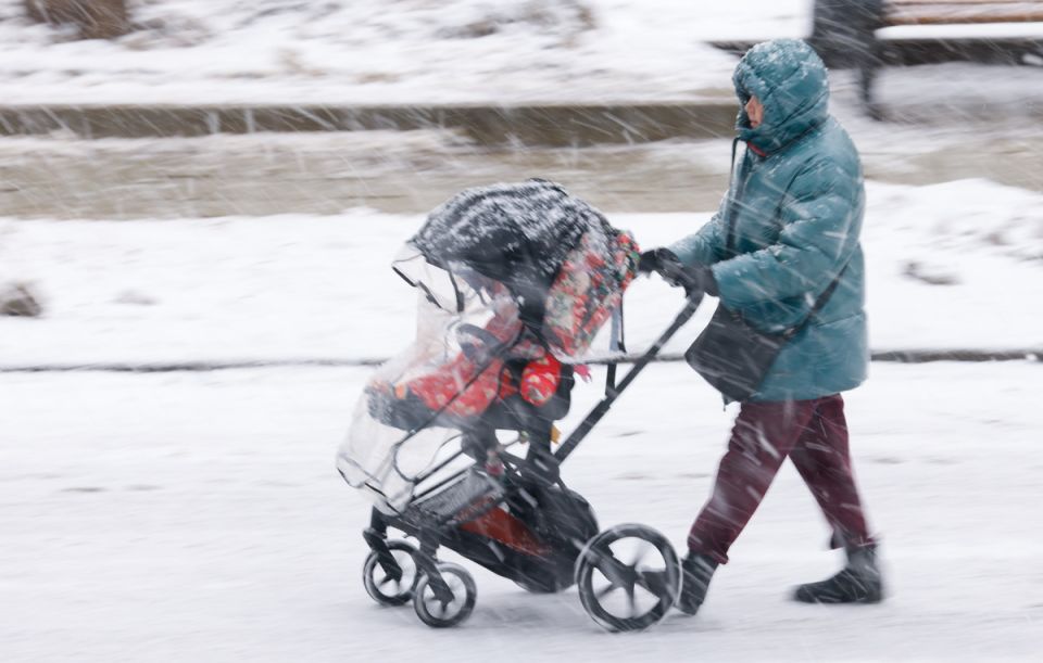 С февраля в России увеличатся более 40 социальных выплат на 5,6%