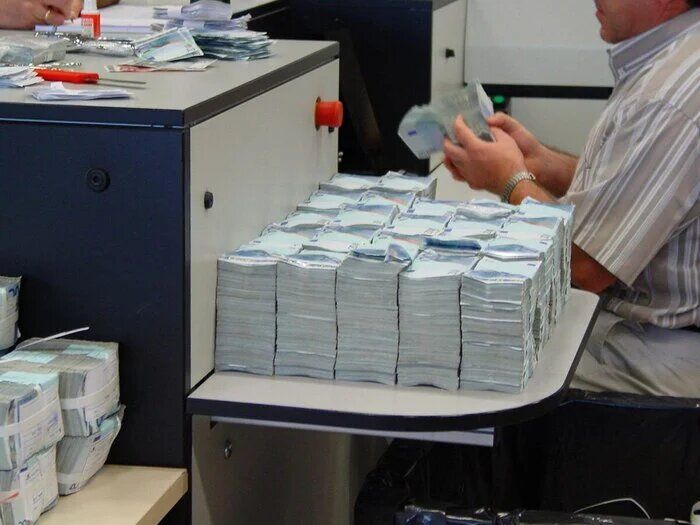 Многомиллионная компенсация за блокировку счета: как суд поставил банк на место