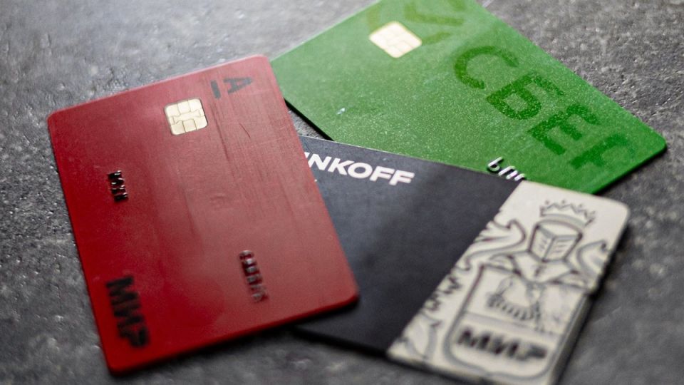 Забытые банковские счета: как россияне попадают в ловушку комиссии